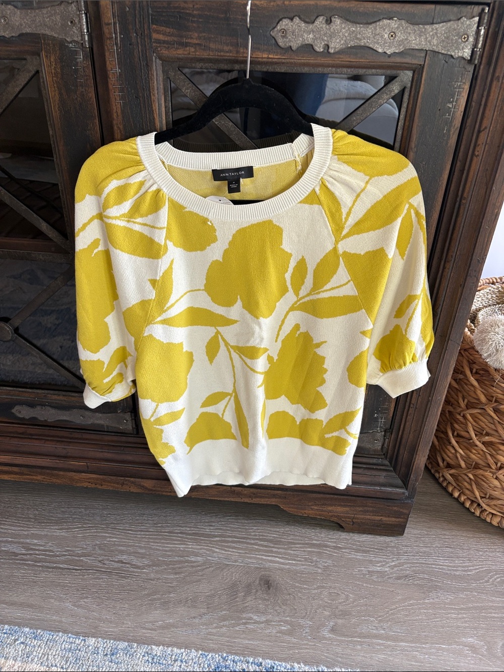 Ann Taylor Yellow & White Floral Short-Sleeve Knit Top